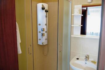 Фото номера Двухместный номер с 2 отдельными кроватями Проживание в семье Villa Green г. Освенцим 11