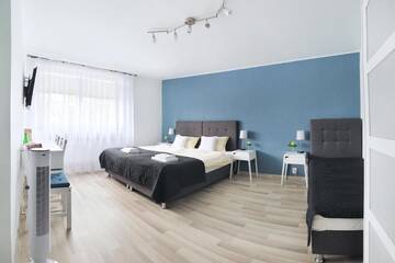 Фото номера Стандартный трехместный номер Проживание в семье 7th Room Guest House г. Освенцим 6