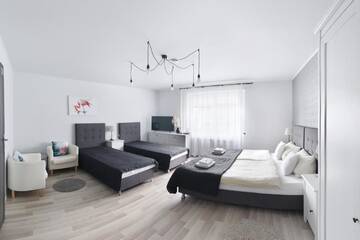 Фото номера Трехместный номер Делюкс Проживание в семье 7th Room Guest House г. Освенцим 7
