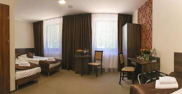 Фото номера Трехместный номер Отель Hotel Dąbrowski г. Освенцим 5