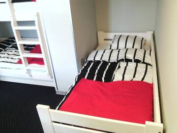 Фото номера Family Room with Bunk Beds (5 Adults) Гостевой дом B&amp;M Guesthouse г. Освенцим 5