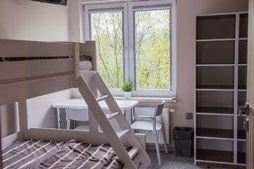 Фото номера Семейный номер (для 6 взрослых) Гостевой дом B&amp;M Guesthouse г. Освенцим 5