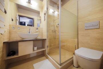 Фото номера Четырехместный номер с террасой Гостевой дом B&amp;M Guesthouse г. Освенцим 5
