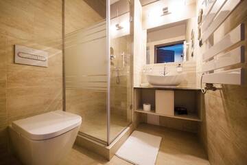 Фото номера Трехместный номер Гостевой дом B&amp;M Guesthouse г. Освенцим 2