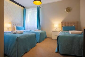 Фото номера Трехместный номер Гостевой дом B&amp;M Guesthouse г. Освенцим 5
