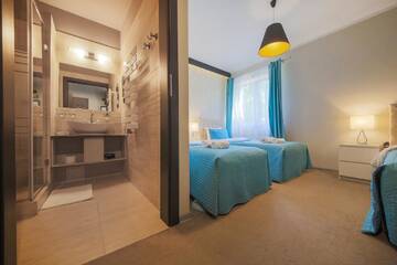 Фото номера Трехместный номер Гостевой дом B&amp;M Guesthouse г. Освенцим 6