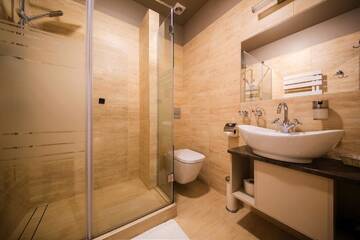 Фото номера Трехместный номер с террасой Гостевой дом B&amp;M Guesthouse г. Освенцим 3