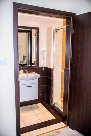Фото номера Трехместный номер Отель Hotel Artur г. Освенцим 48