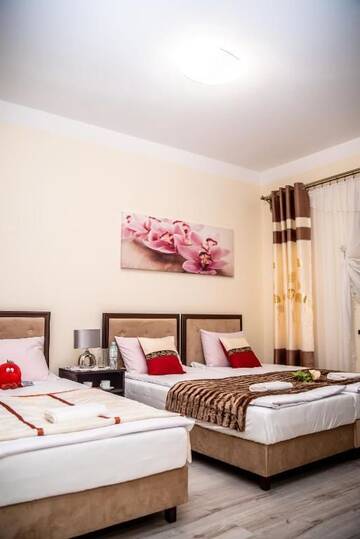Фото номера Трехместный номер Отель Hotel Artur г. Освенцим 45