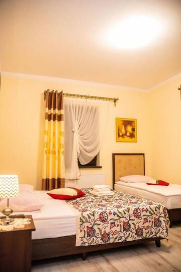 Фото номера Трехместный номер Отель Hotel Artur г. Освенцим 31