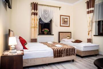 Фото номера Трехместный номер Отель Hotel Artur г. Освенцим 9