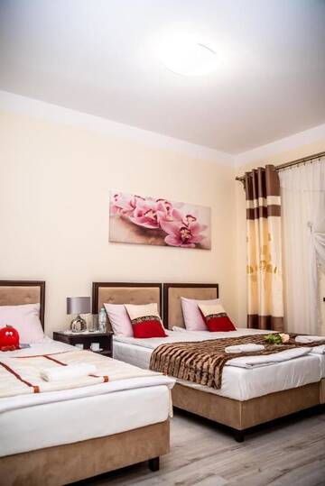 Фото номера Трехместный номер Отель Hotel Artur г. Освенцим 12