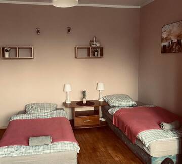 Фото номера Трехместный номер Гостевой дом ES ROOMS г. Освенцим 4